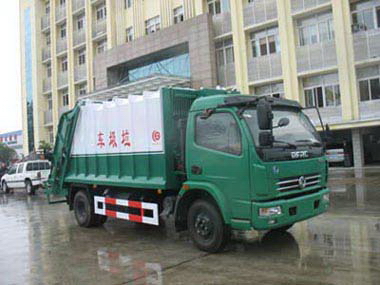 東風(fēng)康霸壓縮式垃圾車(chē)