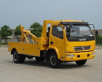 東風(fēng)多利卡一拖一清障車(chē)