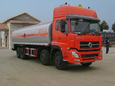 東風(fēng)天龍前四后八運油車(chē)