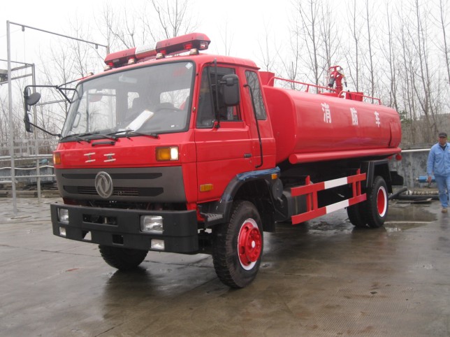 8噸消防灑水車(chē)